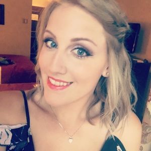 Meet your Posher, Deanna